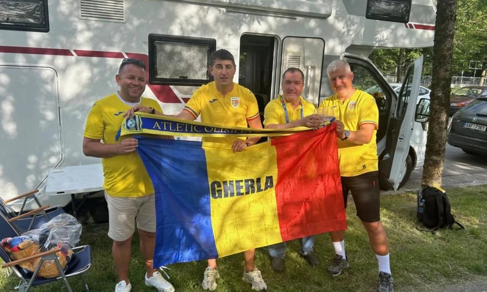 Euro 2024: 3 τολμηροί Ρουμάνοι κατοικούν σε τροχόσπιτο για να είναι κοντά στην ομάδα τους